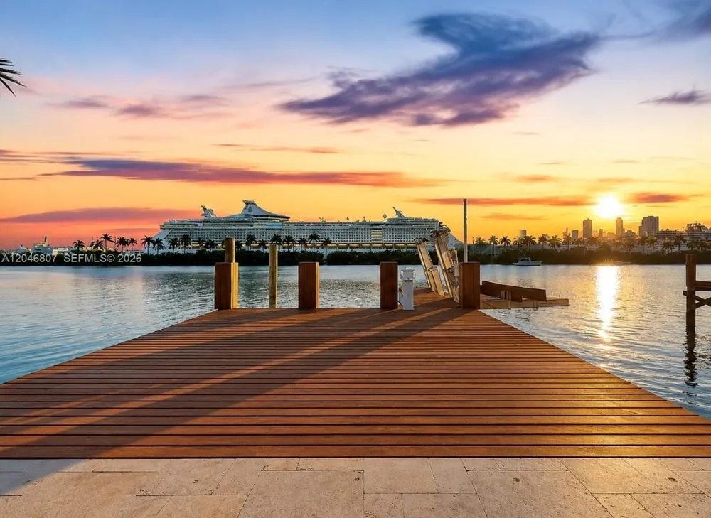 260 S Coconut Ln Miami Beach, FL 33139