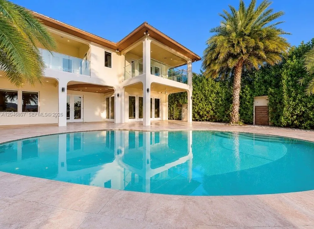 260 S Coconut Ln Miami Beach, FL 33139