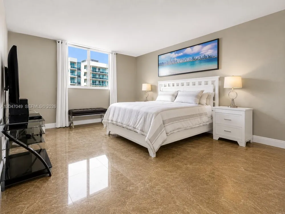 4001 S Ocean Dr #11M Hollywood, FL 33019