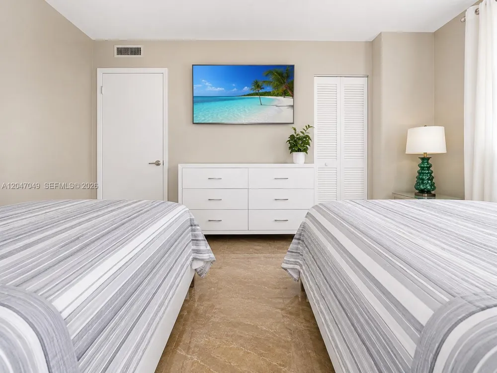 4001 S Ocean Dr #11M Hollywood, FL 33019