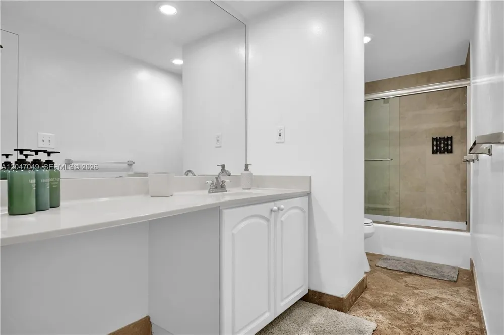 4001 S Ocean Dr #11M Hollywood, FL 33019