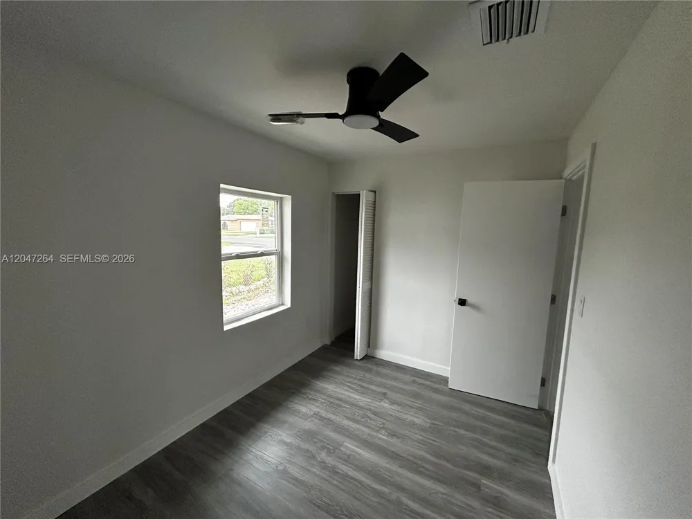 4429 SW 21st St #Front West Park, FL 33023