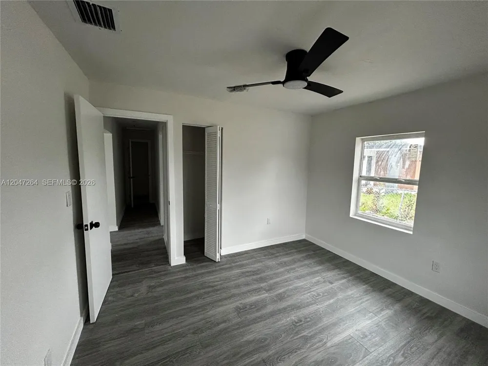 4429 SW 21st St #Front West Park, FL 33023