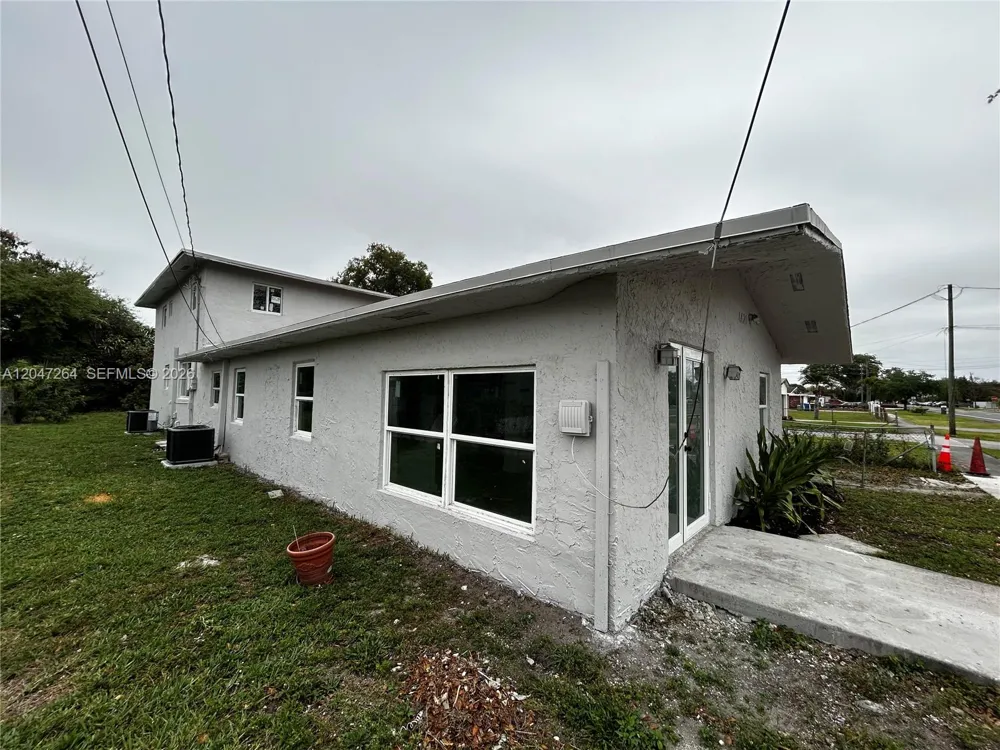 4429 SW 21st St #Front West Park, FL 33023