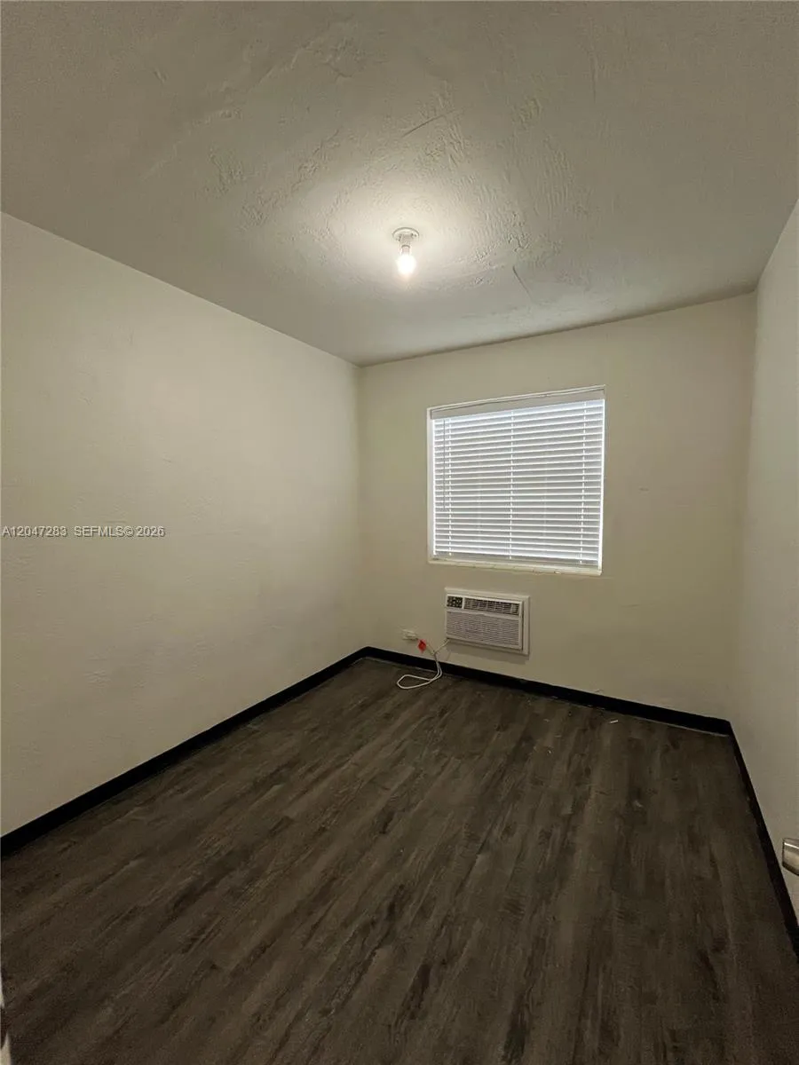 733 NW 4th Ave Miami, FL 33136