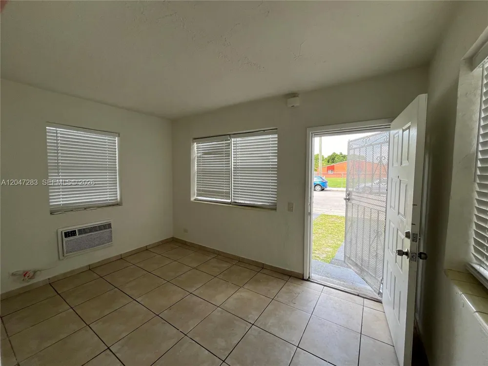733 NW 4th Ave Miami, FL 33136