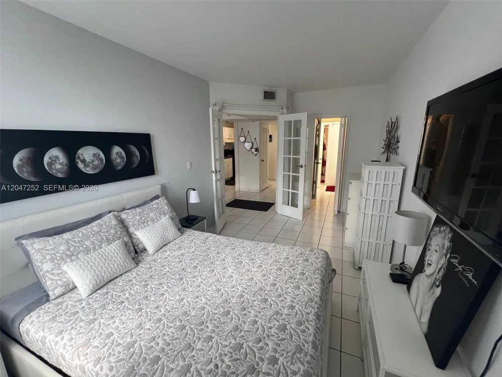 100 Lincoln Rd #1126 Miami Beach, FL 33139