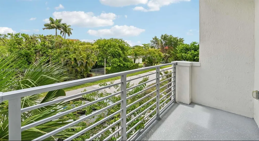 18155 SW 98th Ave #Ava Palmetto Bay, FL 33157