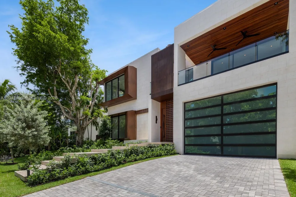 9720 W Broadview Dr Bay Harbor Islands, FL 33154