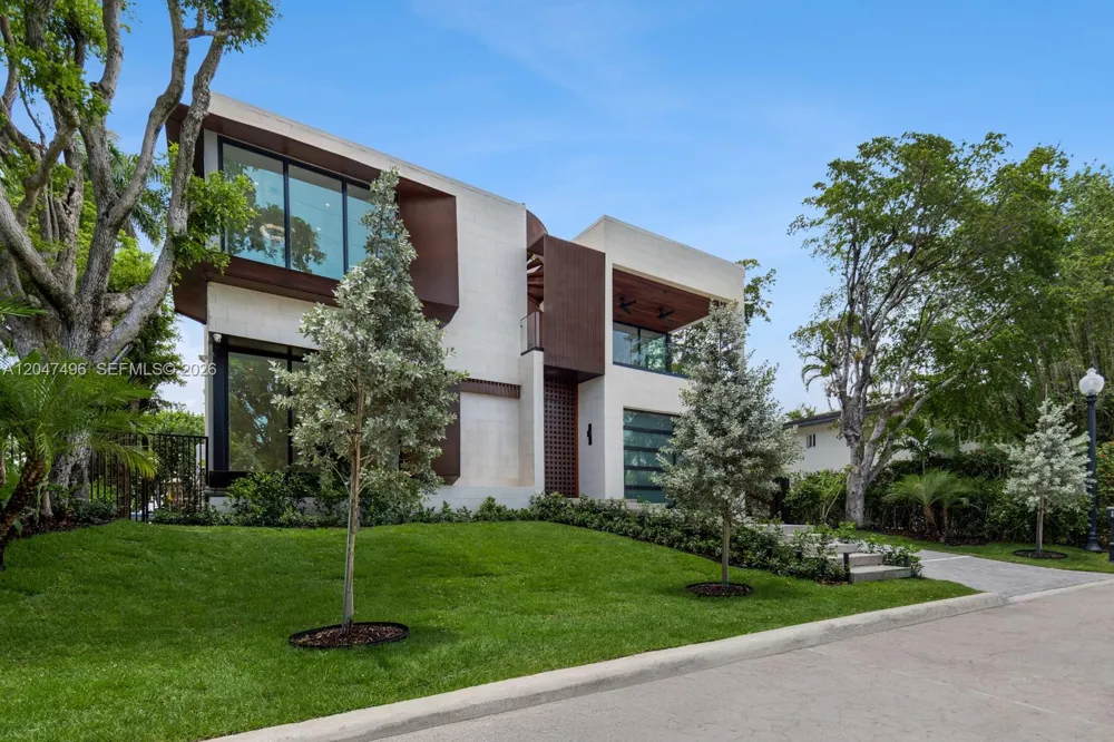 9720 W Broadview Dr Bay Harbor Islands, FL 33154