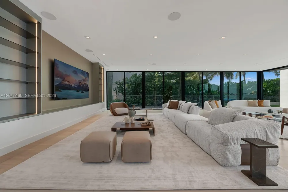 9720 W Broadview Dr Bay Harbor Islands, FL 33154