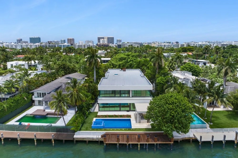 9720 W Broadview Dr Bay Harbor Islands, FL 33154