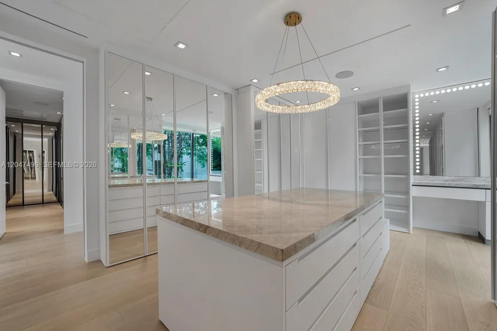9720 W Broadview Dr Bay Harbor Islands, FL 33154