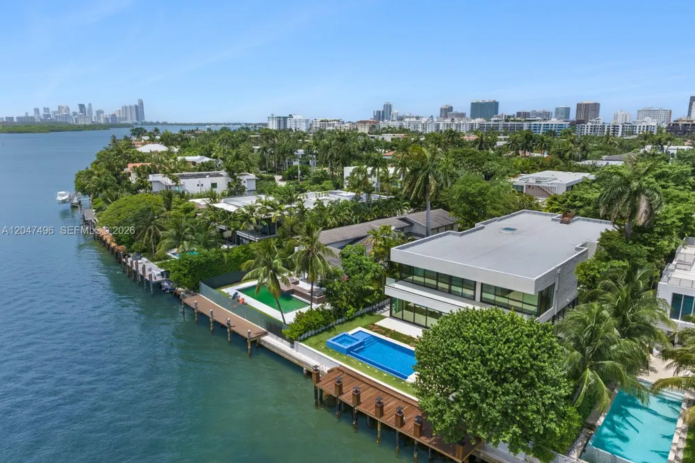 9720 W Broadview Dr Bay Harbor Islands, FL 33154