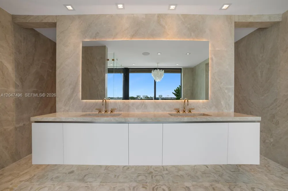 9720 W Broadview Dr Bay Harbor Islands, FL 33154