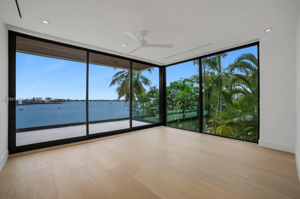 9720 W Broadview Dr Bay Harbor Islands, FL 33154