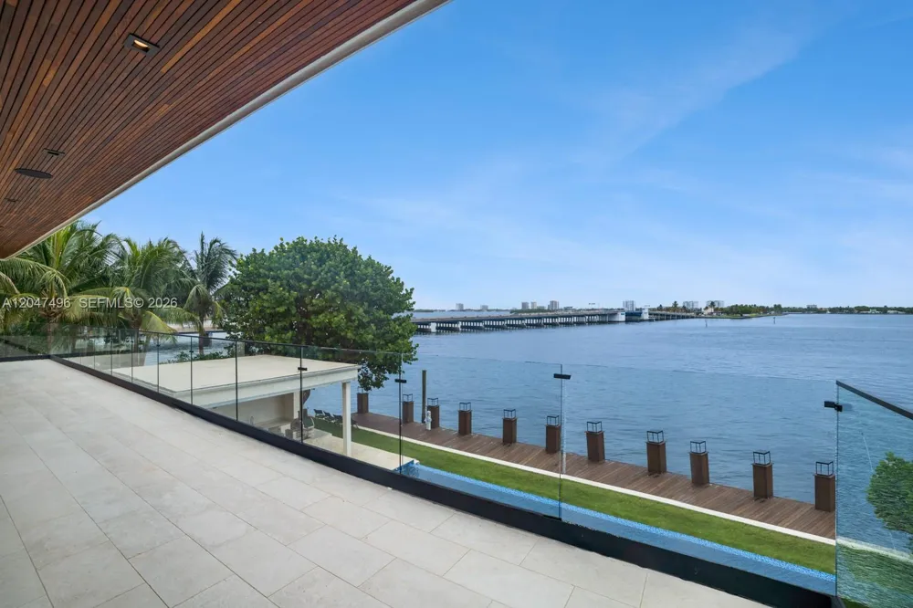 9720 W Broadview Dr Bay Harbor Islands, FL 33154