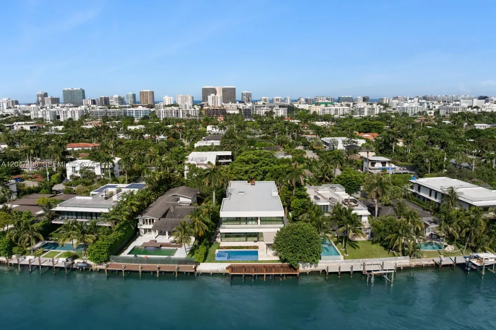 9720 W Broadview Dr Bay Harbor Islands, FL 33154