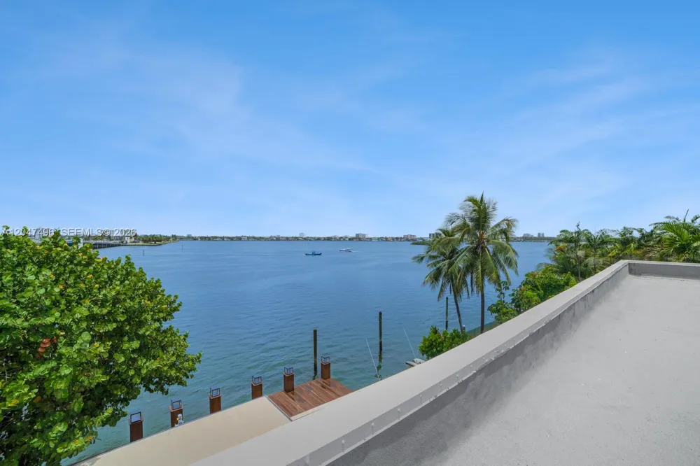9720 W Broadview Dr Bay Harbor Islands, FL 33154