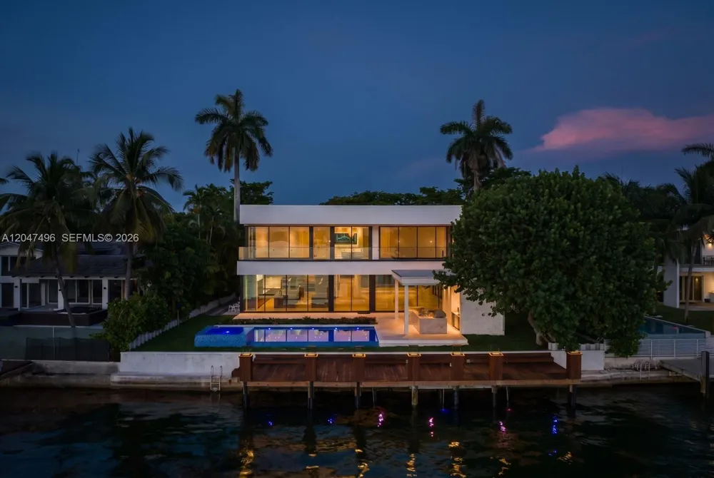 9720 W Broadview Dr Bay Harbor Islands, FL 33154