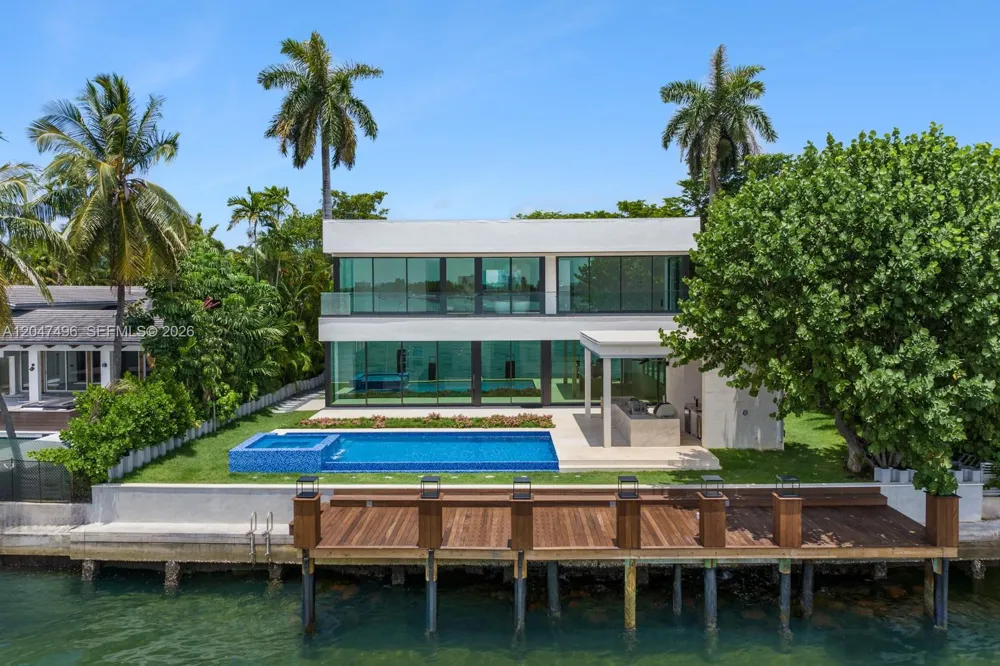 9720 W Broadview Dr Bay Harbor Islands, FL 33154