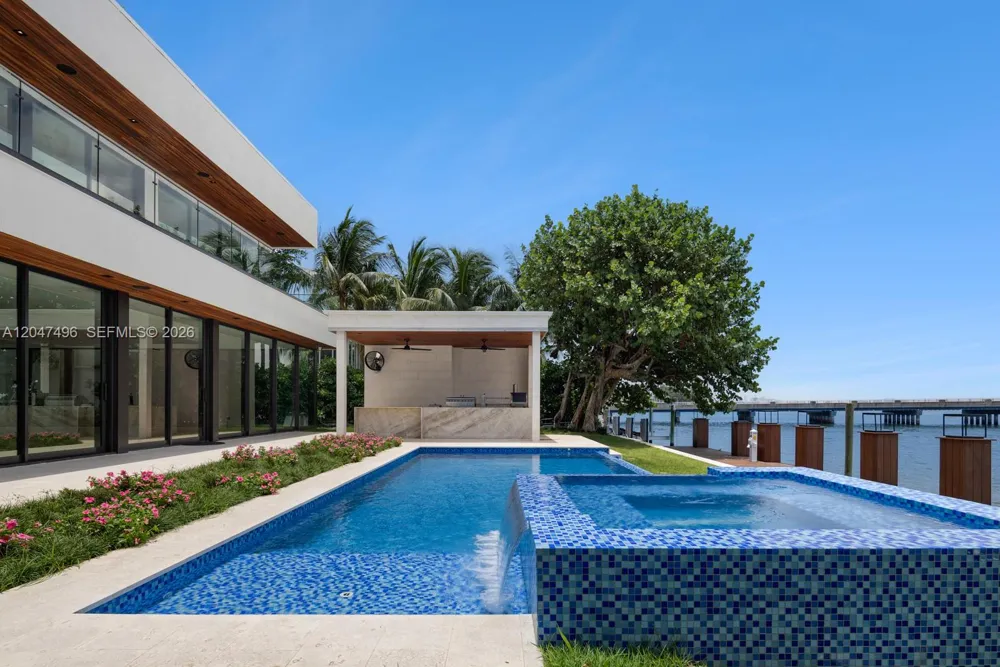 9720 W Broadview Dr Bay Harbor Islands, FL 33154