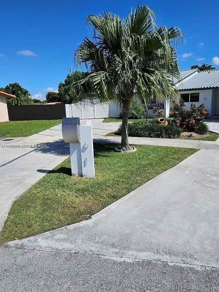 61 NW 132nd Pl #0 Miami, FL 33182