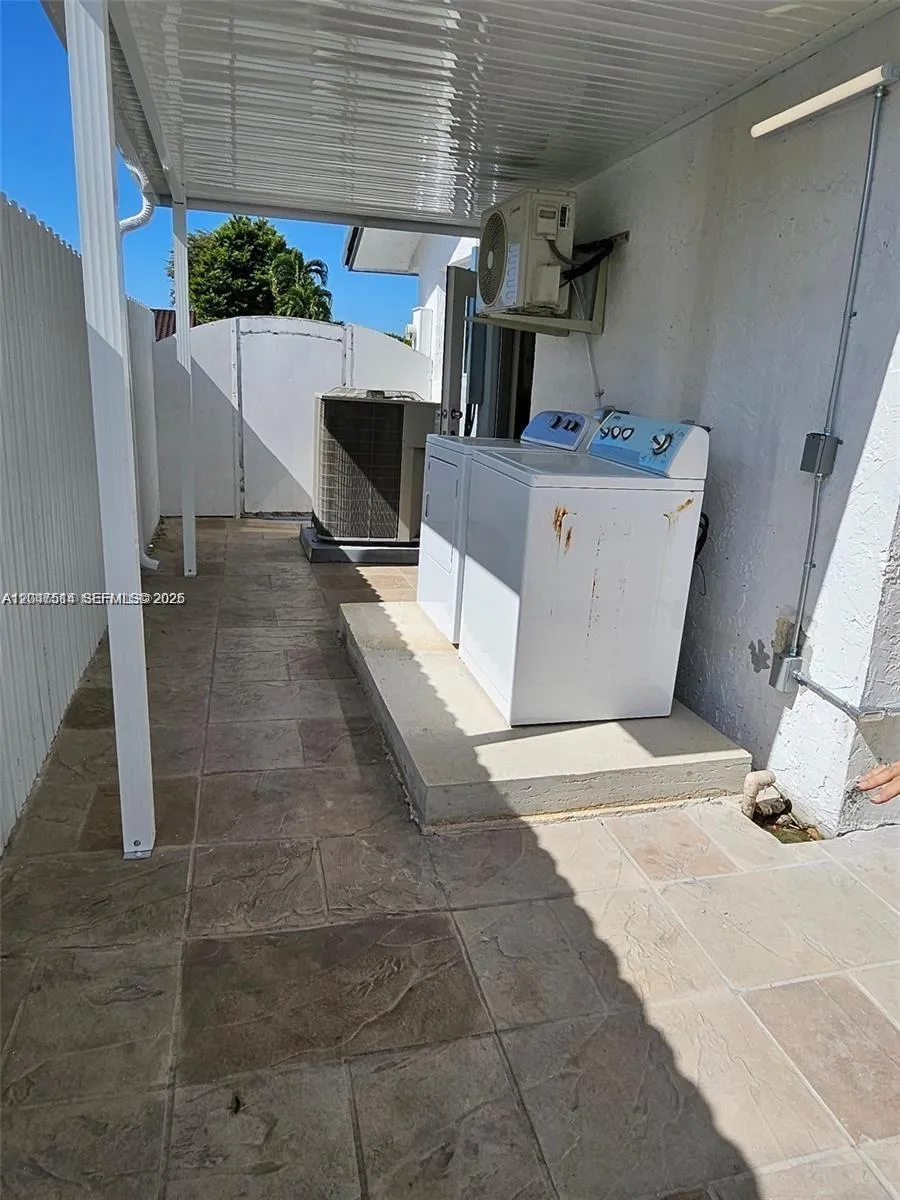 61 NW 132nd Pl #0 Miami, FL 33182