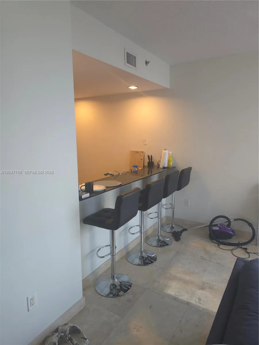 1060 Brickell Ave #1701 Miami, FL 33131