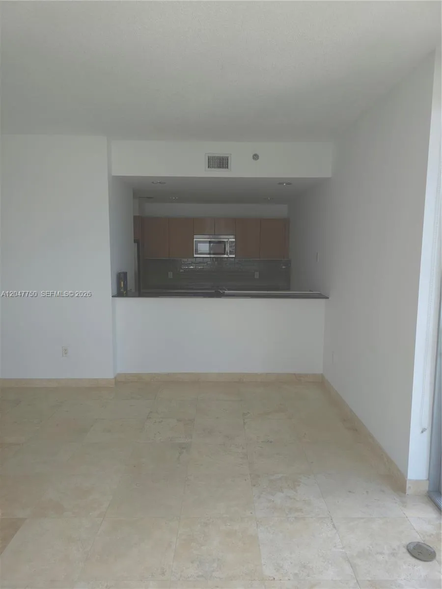 1060 Brickell Ave #1701 Miami, FL 33131