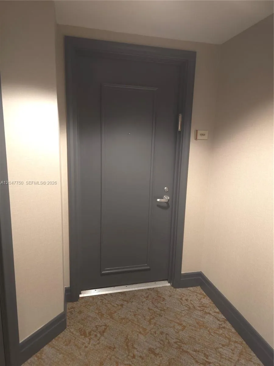 1060 Brickell Ave #1701 Miami, FL 33131
