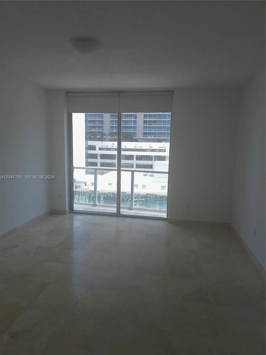 1060 Brickell Ave #1701 Miami, FL 33131