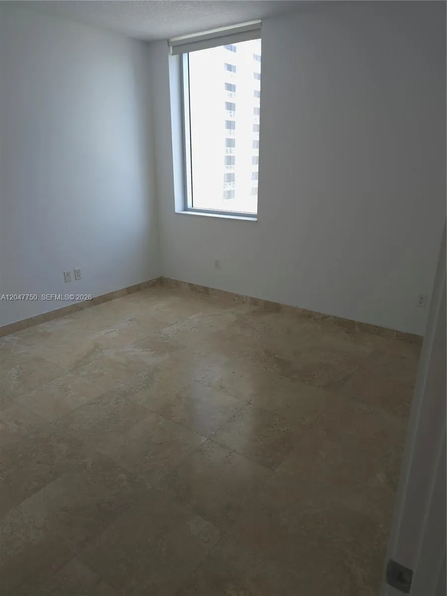 1060 Brickell Ave #1701 Miami, FL 33131