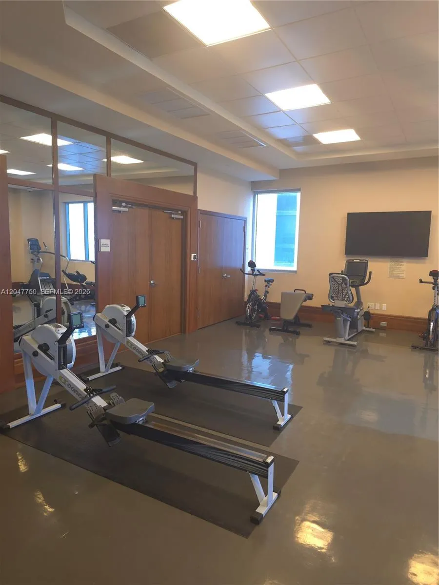 1060 Brickell Ave #1701 Miami, FL 33131