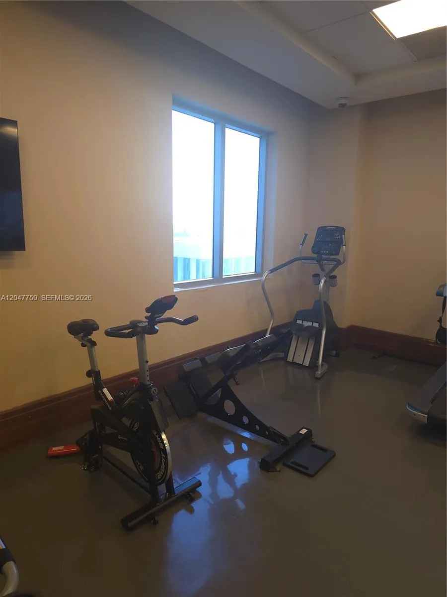 1060 Brickell Ave #1701 Miami, FL 33131