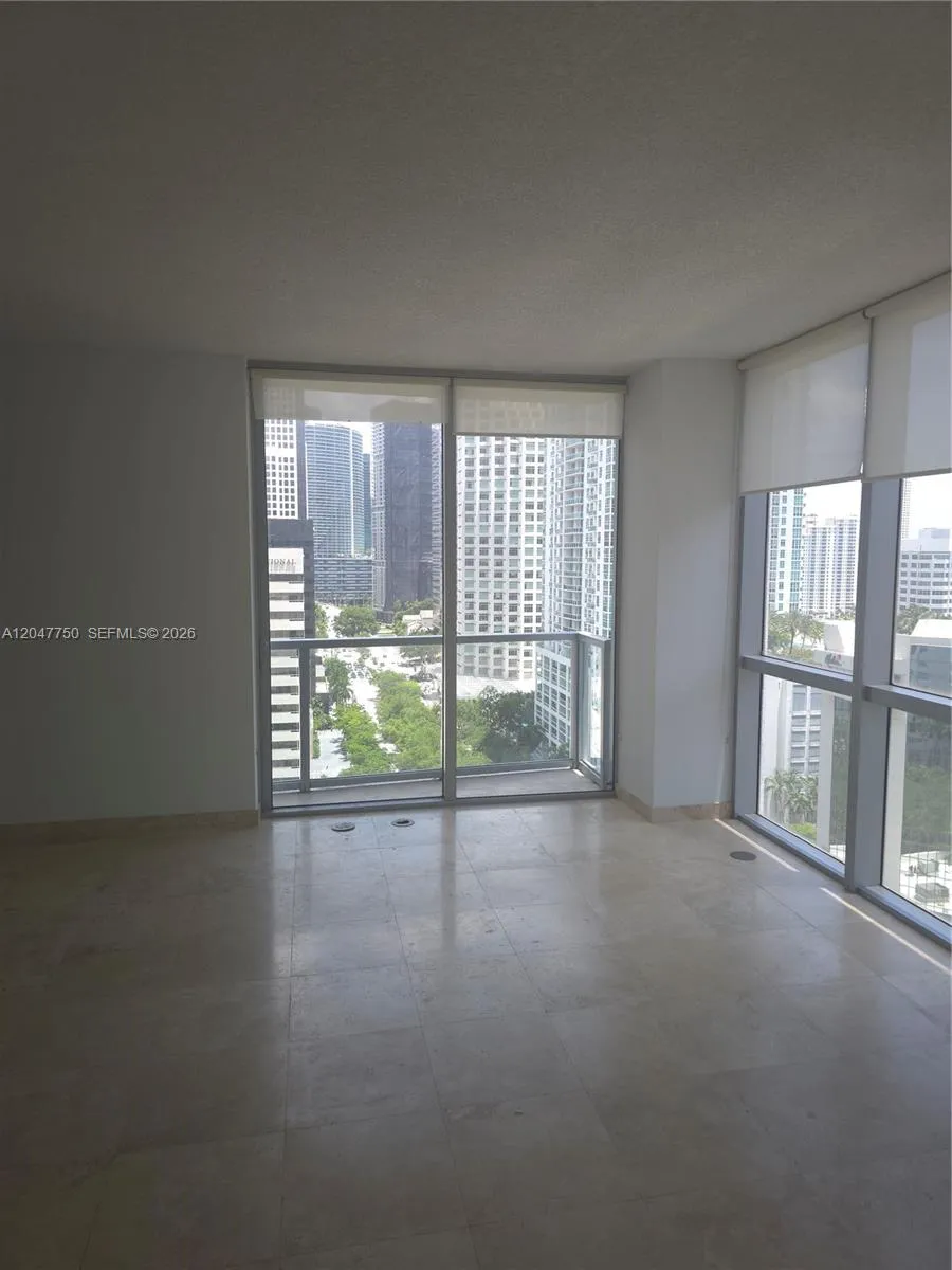 1060 Brickell Ave #1701 Miami, FL 33131