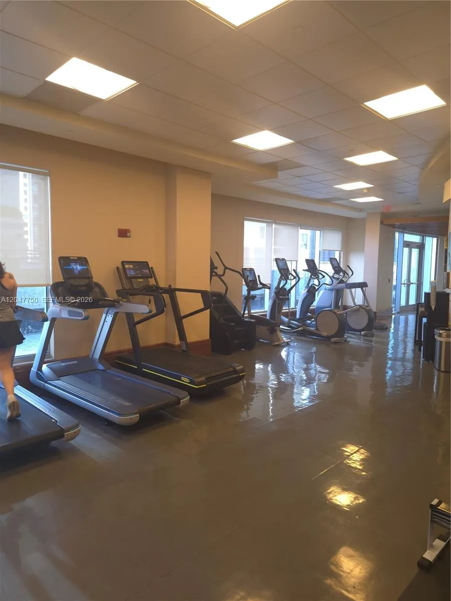 1060 Brickell Ave #1701 Miami, FL 33131
