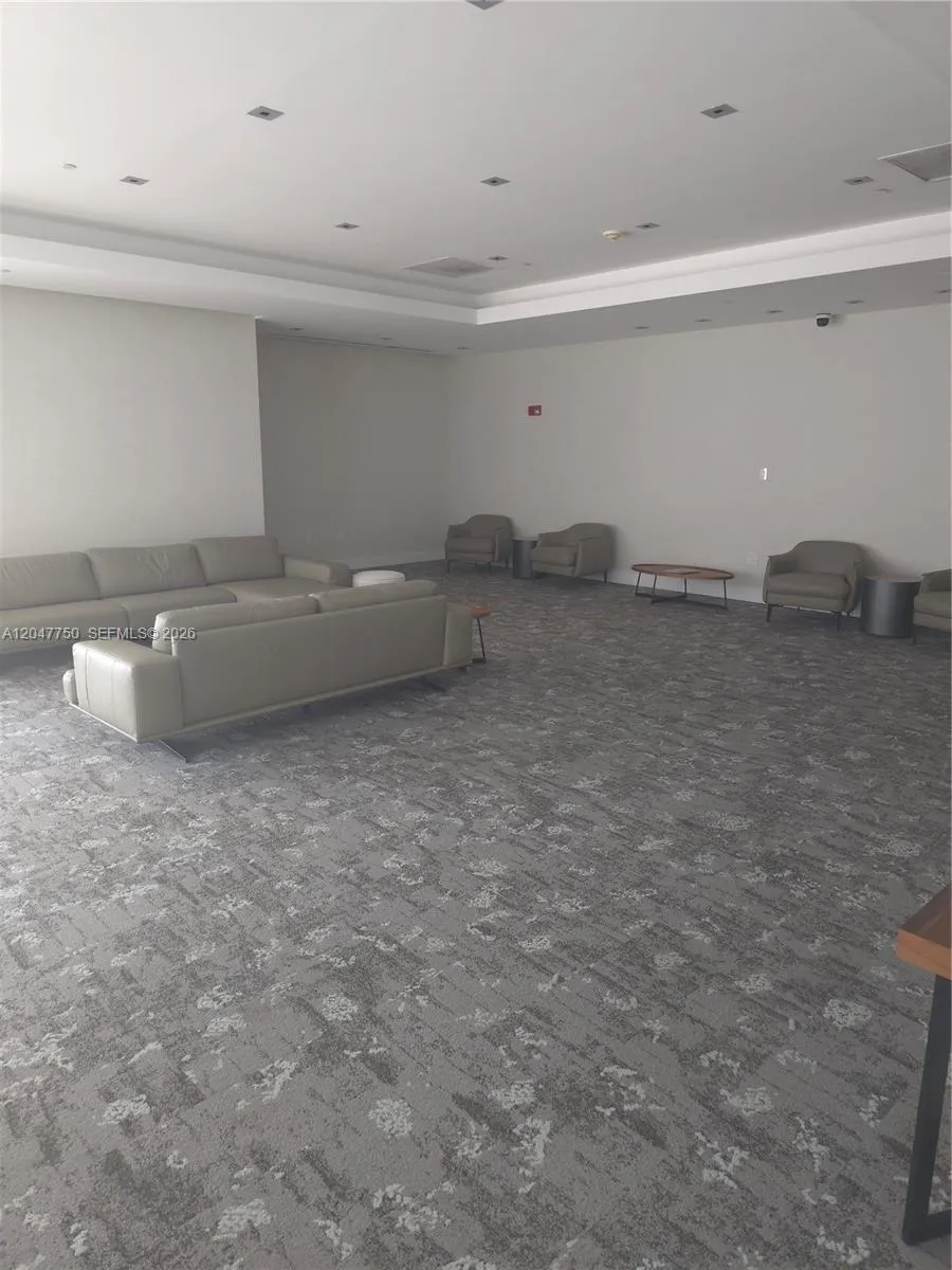 1060 Brickell Ave #1701 Miami, FL 33131