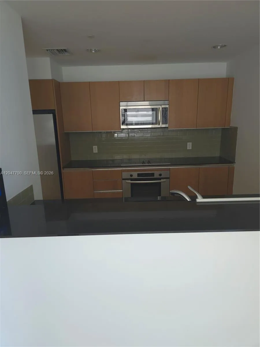 1060 Brickell Ave #1701 Miami, FL 33131
