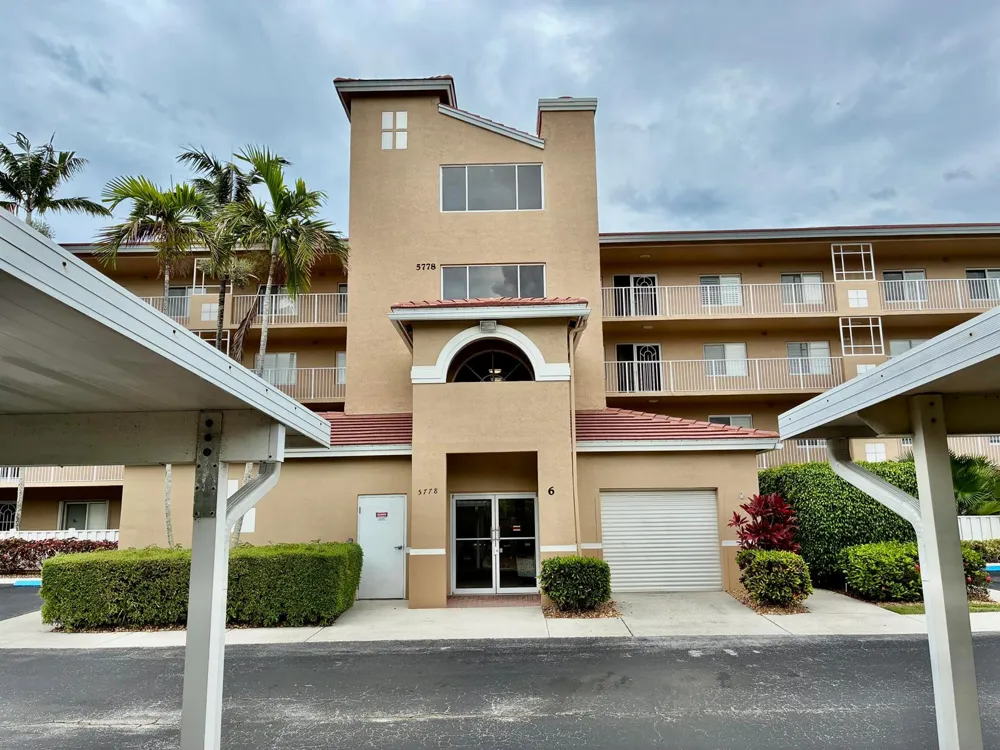 5778 Crystal Shores Drive #303 Boynton Beach, FL 33437