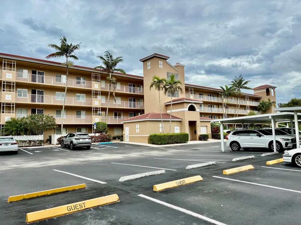 5778 Crystal Shores Drive #303 Boynton Beach, FL 33437