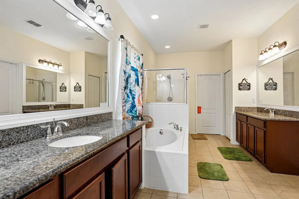 17407 Bella Nova Drive Orlando, FL 32820