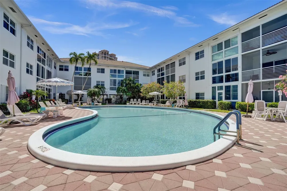 1461 S Ocean Boulevard #303 Lauderdale By The Sea, FL 33062