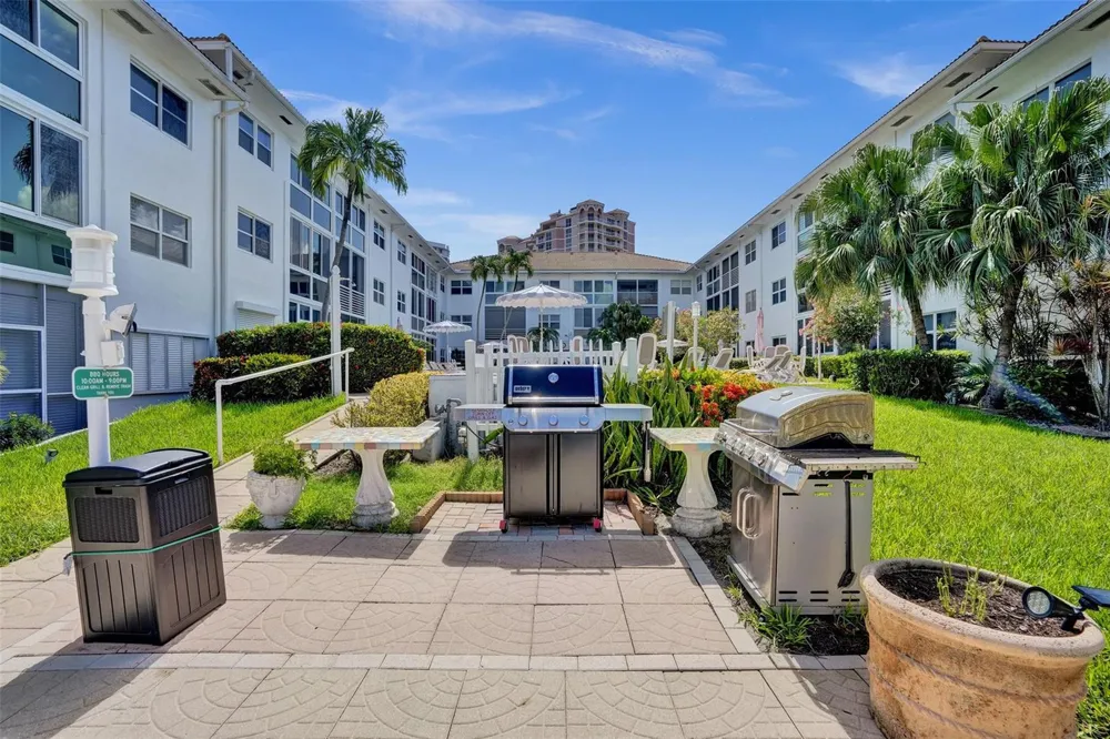 1461 S Ocean Boulevard #303 Lauderdale By The Sea, FL 33062