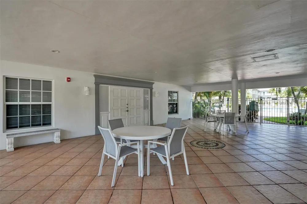 1461 S Ocean Boulevard #303 Lauderdale By The Sea, FL 33062