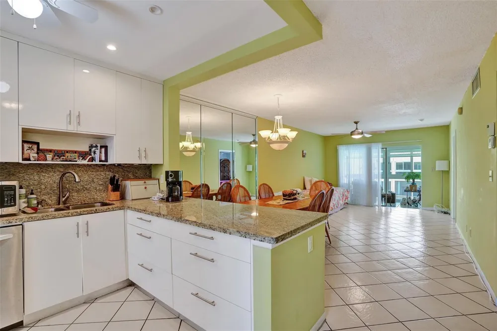 1461 S Ocean Boulevard #303 Lauderdale By The Sea, FL 33062