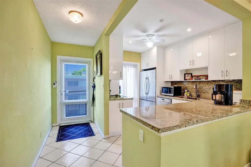 1461 S Ocean Boulevard #303 Lauderdale By The Sea, FL 33062
