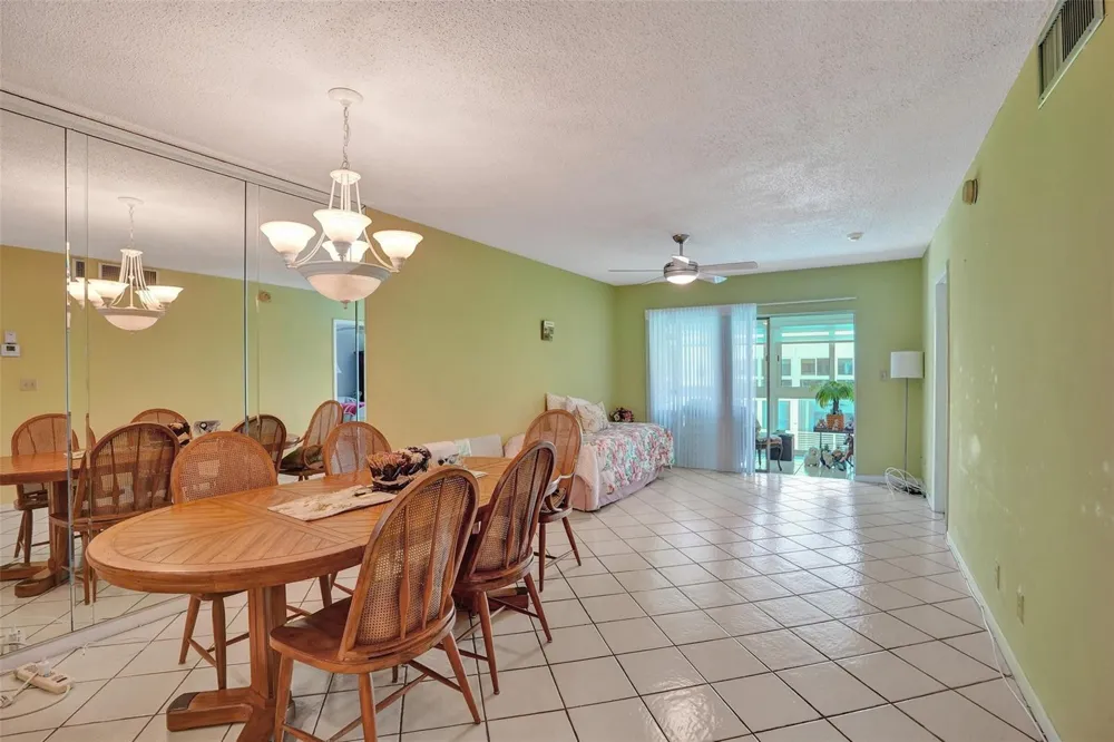 1461 S Ocean Boulevard #303 Lauderdale By The Sea, FL 33062