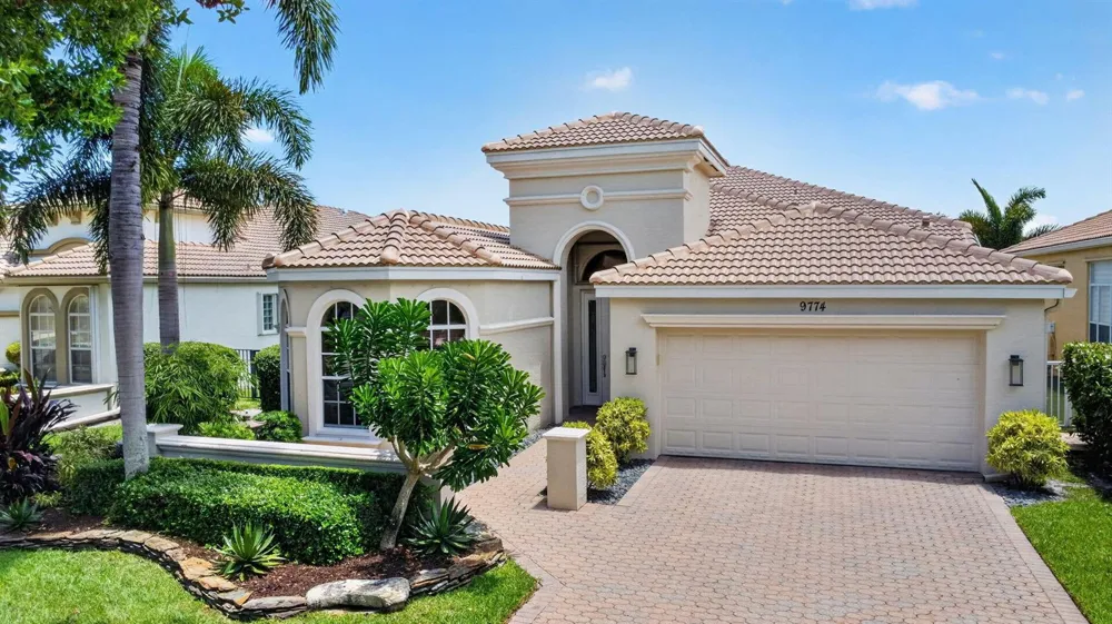 9774 Via Elegante Wellington, FL 33411