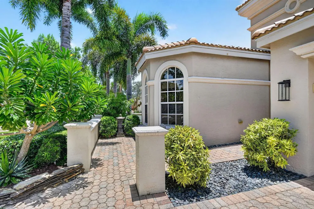 9774 Via Elegante Wellington, FL 33411